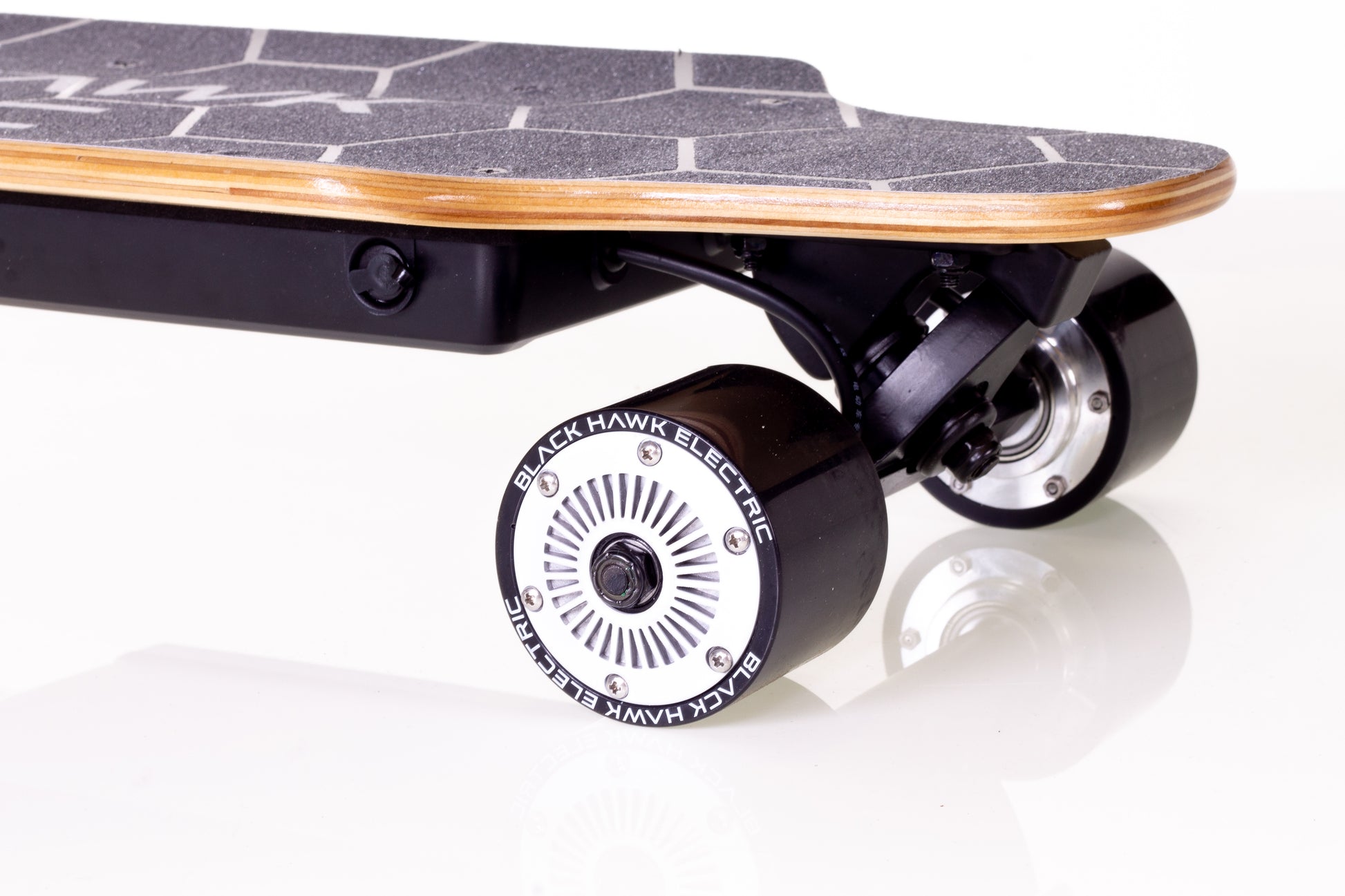 High quality, high performance electric skateboard with hub drive brushless motors and lithium ion battery technology.